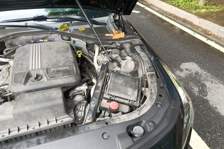Used Cadillac CT6 2019 28T Fashion Edition Engine Bay Left