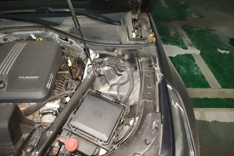 Used Cadillac CT6 2019 28T Fashion Edition Engine Bay Left