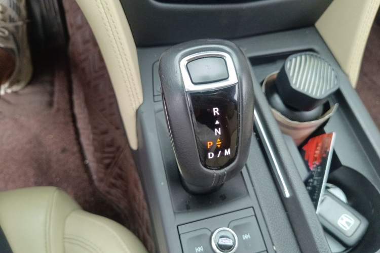 Used Cadillac CT6 2019 28T Fashion Edition Gear Lever