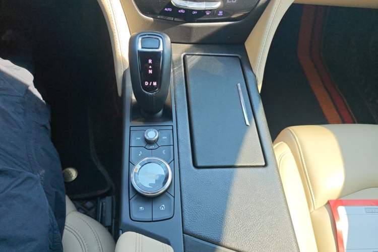 Used Cadillac CT6 2019 28T Fashion Edition Gear Lever