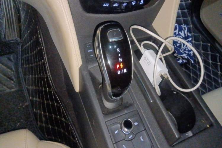 Used Cadillac CT6 2019 28T Fashion Edition Gear Lever