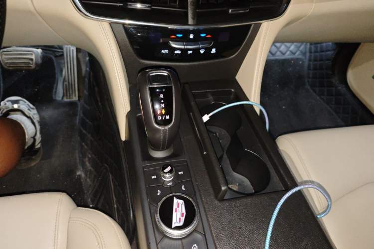 Used Cadillac CT6 2019 28T Fashion Edition Gear Lever