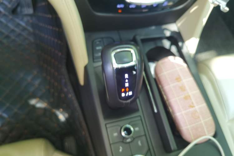 Used Cadillac CT6 2019 28T Fashion Edition Gear Lever