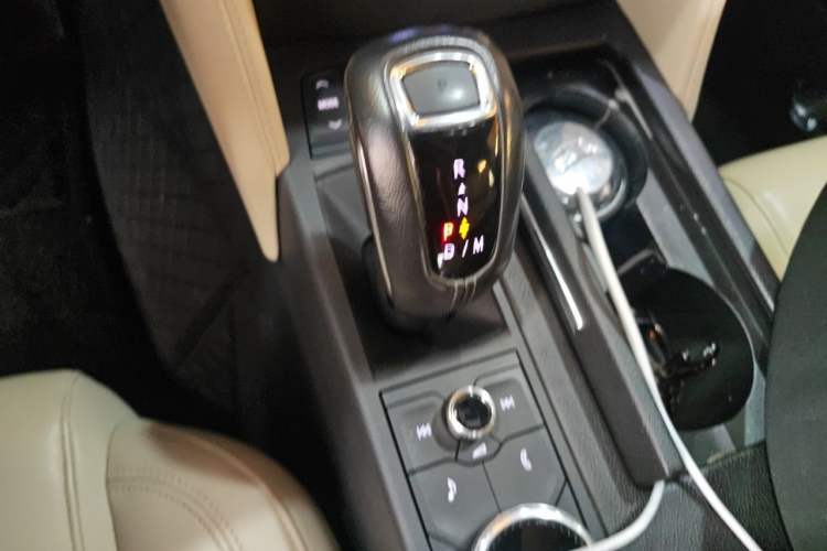 Used Cadillac CT6 2019 28T Fashion Edition Gear Lever