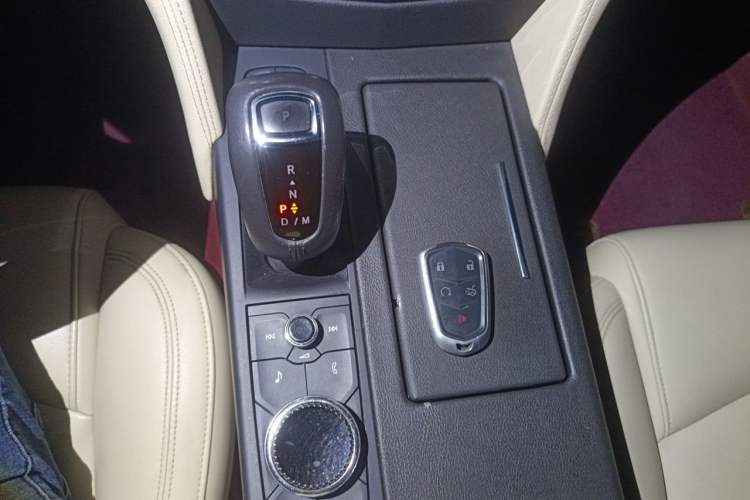 Used Cadillac CT6 2019 28T Fashion Edition Gear Lever