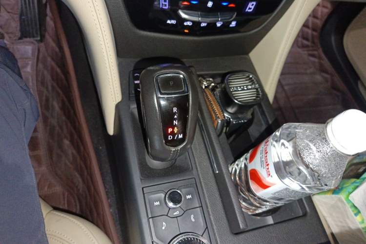 Used Cadillac CT6 2019 28T Fashion Edition Gear Lever