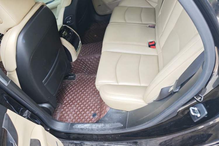 Used Cadillac CT6 2019 28T Fashion Edition Left Rear Seat