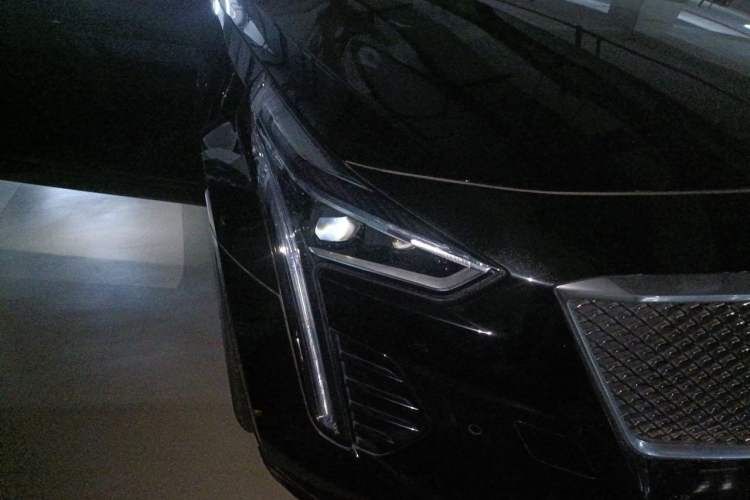 Used Cadillac CT6 2019 28T Leading Sport Model Right Front Headlight