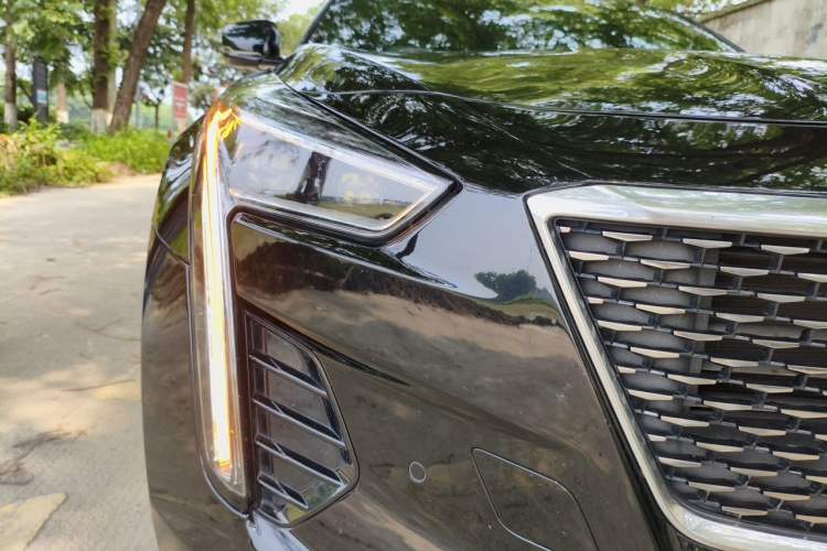 Used Cadillac CT6 2019 28T Luxury Model Right Front Headlight
