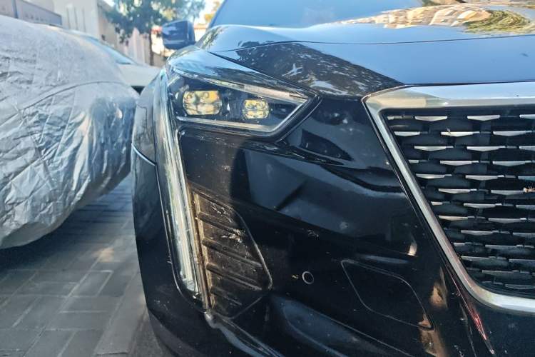 Used Cadillac CT6 2019 28T Fashion Edition Right Front Headlight