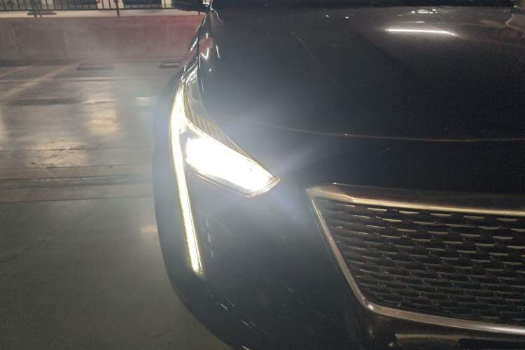 Used Cadillac CT6 2019 28T Luxury Model Right Front Headlight