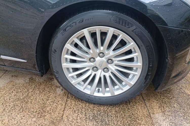 Used Cadillac CT6 2019 28T Luxury Model Right Front Wheel Hub