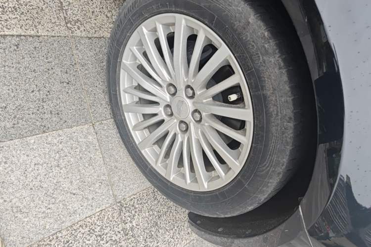 Used Cadillac CT6 2019 28T Luxury Model Right Front Wheel Hub