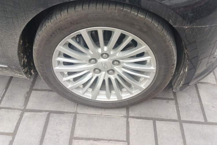 Used Cadillac CT6 2019 28T Luxury Model Right Front Wheel Hub
