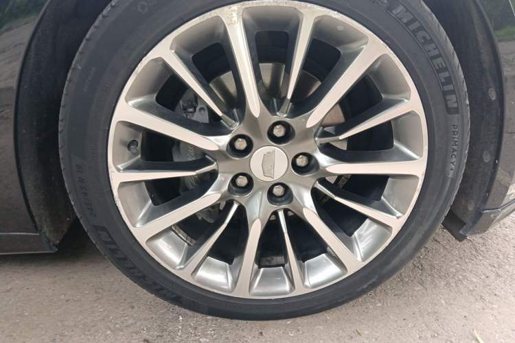 Used Cadillac CT6 2019 28T Luxury Sport Model Right Front Wheel Hub