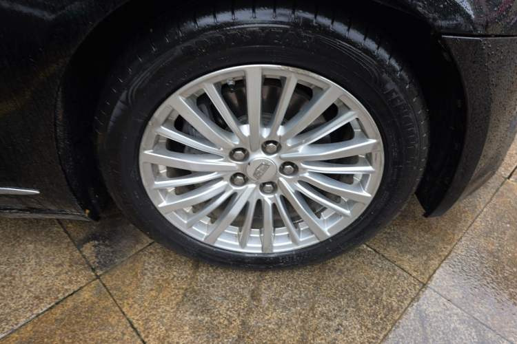 Used Cadillac CT6 2019 28T Luxury Model Right Front Wheel Hub