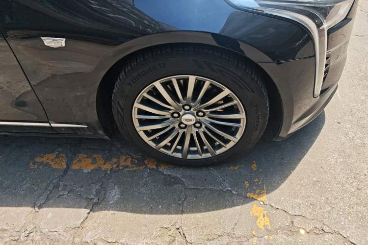 Used Cadillac CT6 2019 28T Luxury Model Right Front Wheel Hub