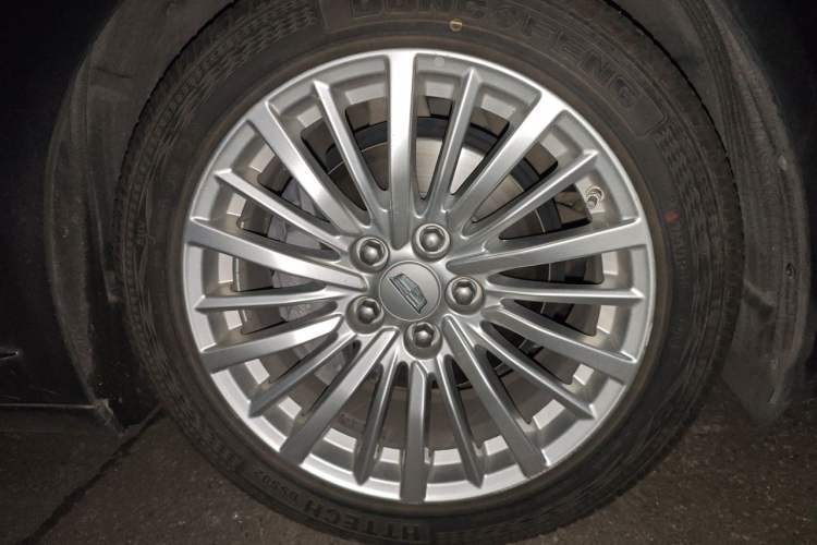 Used Cadillac CT6 2019 28T Fashion Edition Right Front Wheel Hub