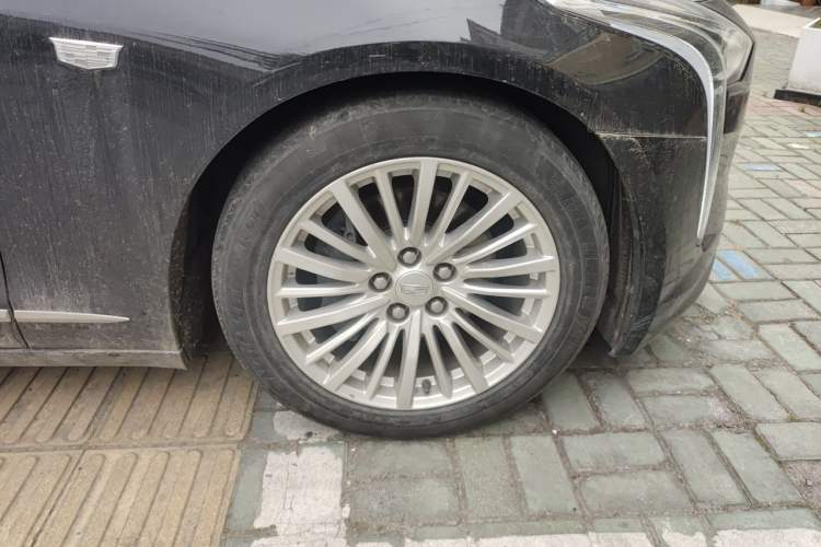 Used Cadillac CT6 2019 28T Luxury Model Right Front Wheel Hub