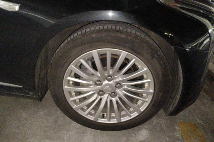 Used Cadillac CT6 2019 28T Fashion Edition Right Front Wheel Hub