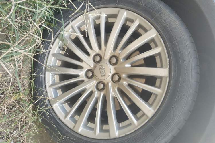 Used Cadillac CT6 2019 28T Fashion Edition Right Front Wheel Hub