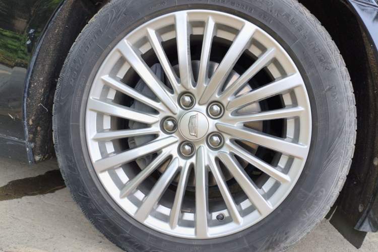 Used Cadillac CT6 2019 28T Luxury Model Right Front Wheel Hub