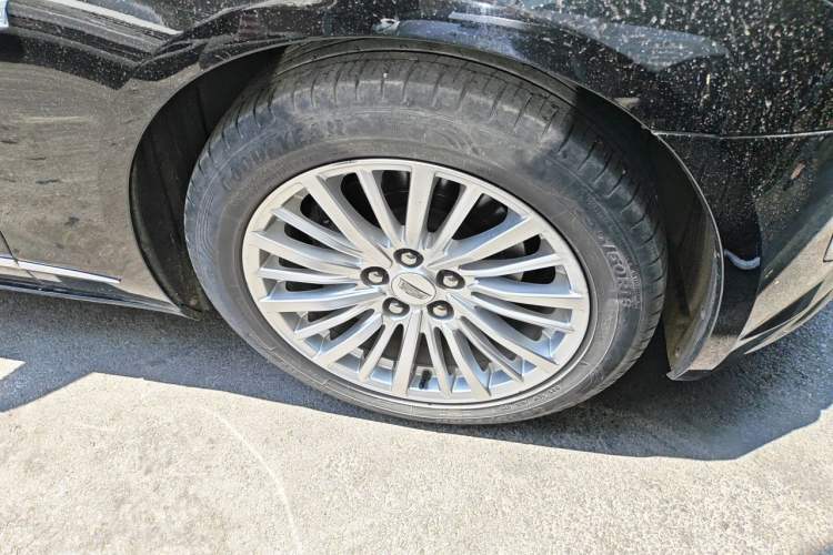 Used Cadillac CT6 2019 28T Fashion Edition Right Front Wheel Hub