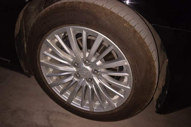 Used Cadillac CT6 2019 28T Luxury Model Right Front Wheel Hub