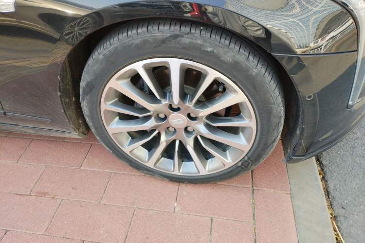 Used Cadillac CT6 2019 28T Leading Sport Model Right Front Wheel Hub