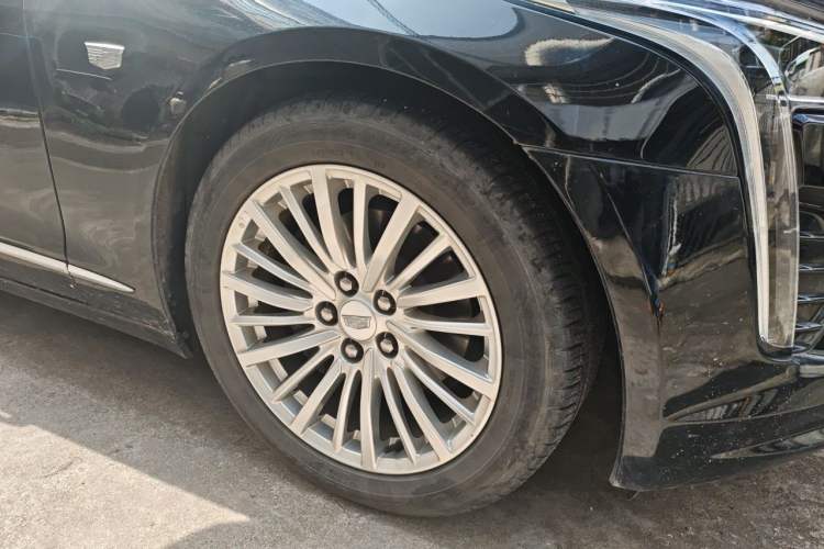 Used Cadillac CT6 2019 28T Fashion Edition Right Front Wheel Hub