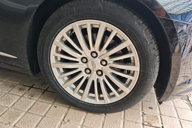 Used Cadillac CT6 2019 28T Luxury Model Right Front Wheel Hub