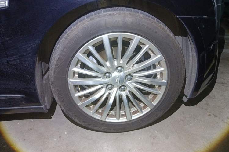 Used Cadillac CT6 2019 28T Fashion Edition Right Front Wheel Hub