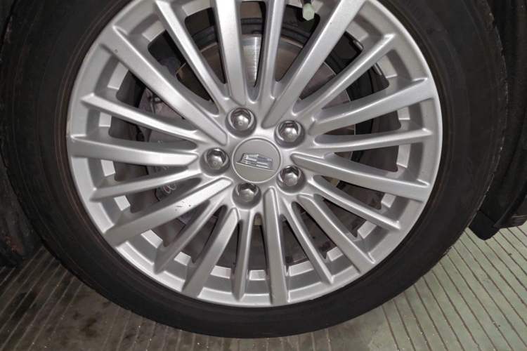 Used Cadillac CT6 2019 28T Luxury Model Right Front Wheel Hub