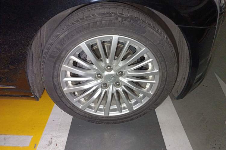Used Cadillac CT6 2019 28T Fashion Edition Right Front Wheel Hub