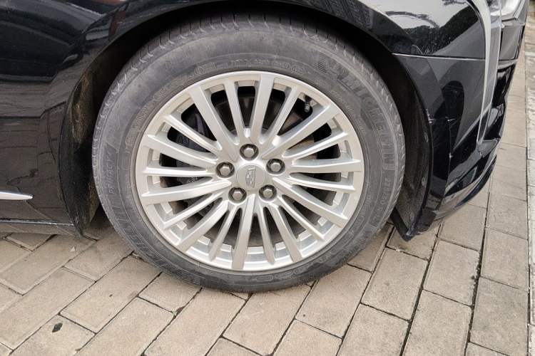 Used Cadillac CT6 2019 28T Luxury Model Right Front Wheel Hub