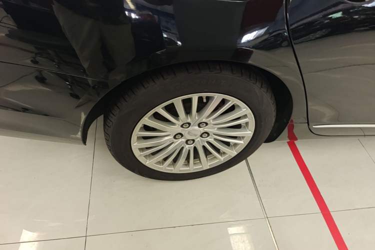 Used Cadillac CT6 2019 28T Luxury Model Right Rear Wheel Hub