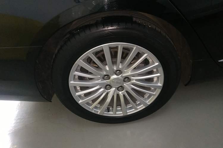 Used Cadillac CT6 2019 28T Elite Edition Right Rear Wheel Hub