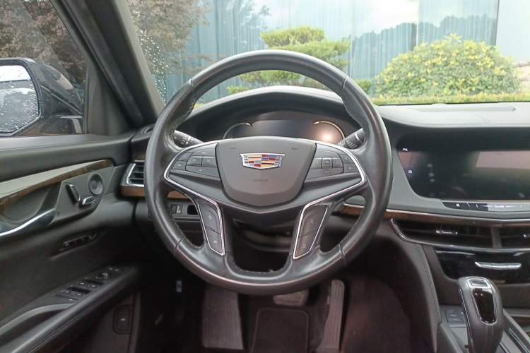 Used Cadillac CT6 2019 28T Luxury Model Steering Wheel