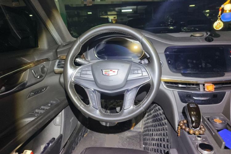 Used Cadillac CT6 2019 28T Luxury Model Steering Wheel