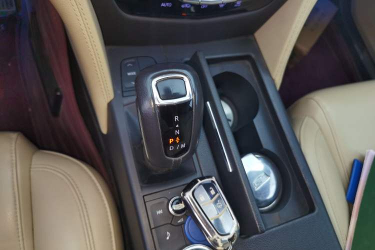 Used Cadillac CT6 2019 28T Fashion Edition Gear Lever