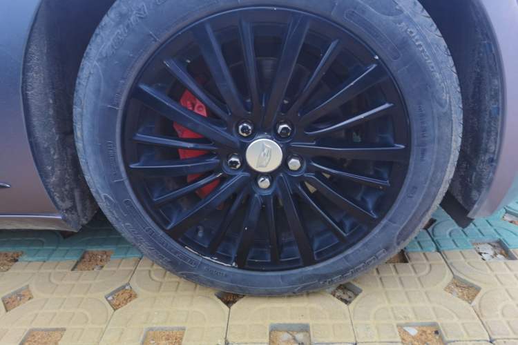 Used Cadillac CT6 2019 28T Fashion Edition Right Front Wheel Hub