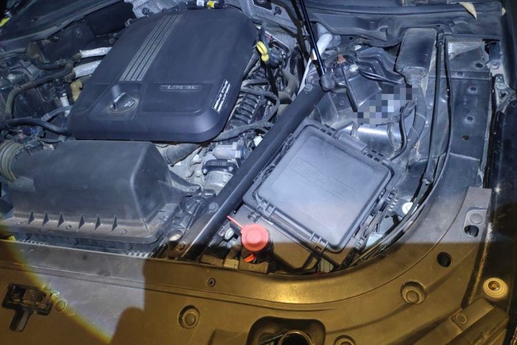 Used Cadillac CT6 2019 28T Elite Edition Engine Bay Left