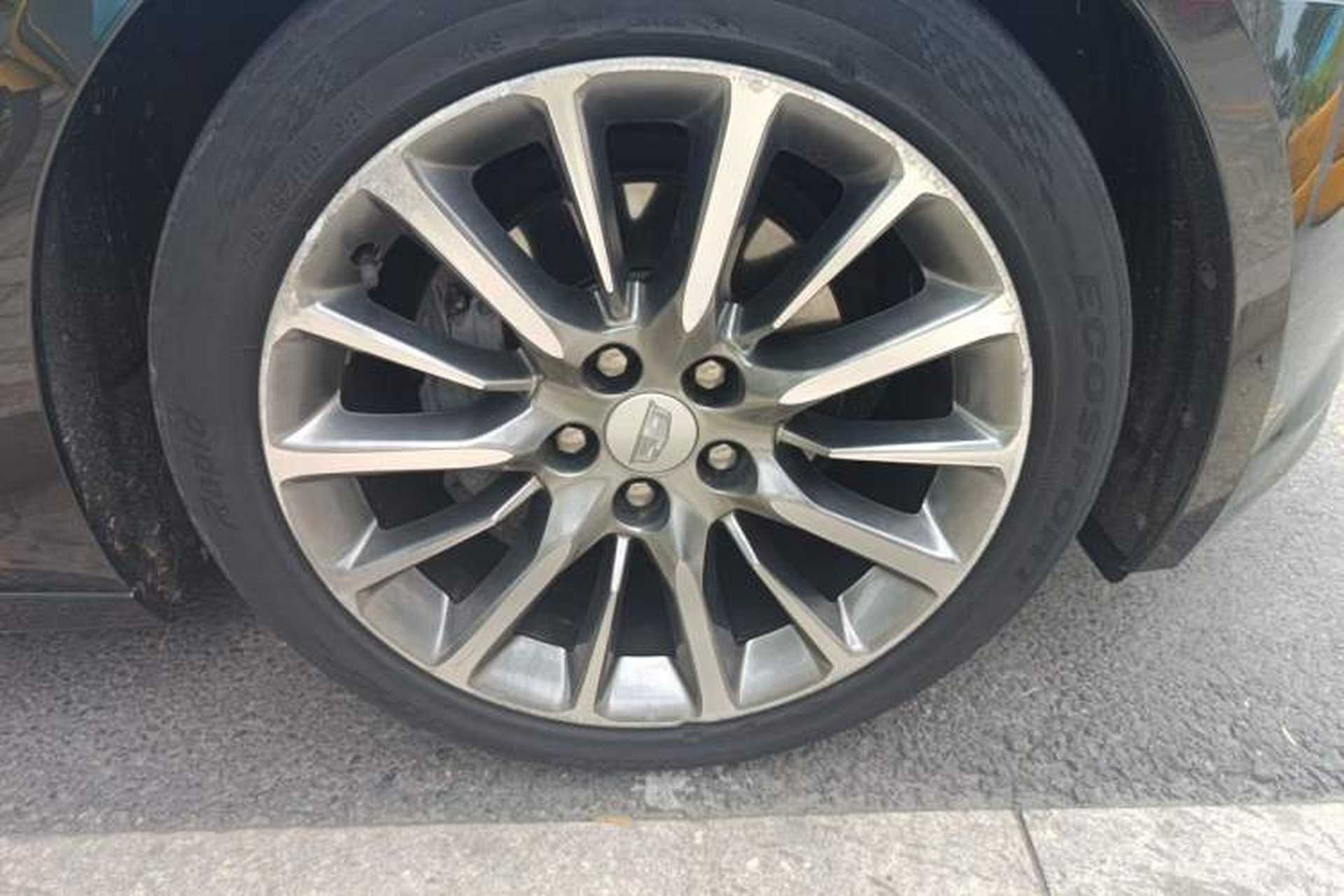 Used Cadillac CT6 2019 28T Leading Sport Model Right Front Wheel Hub