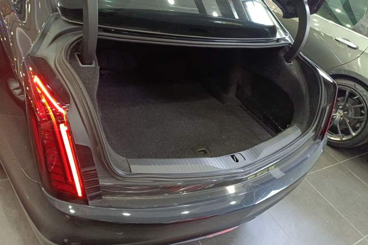 Used Cadillac CT6 2019 40T Platinum Edition Trunk