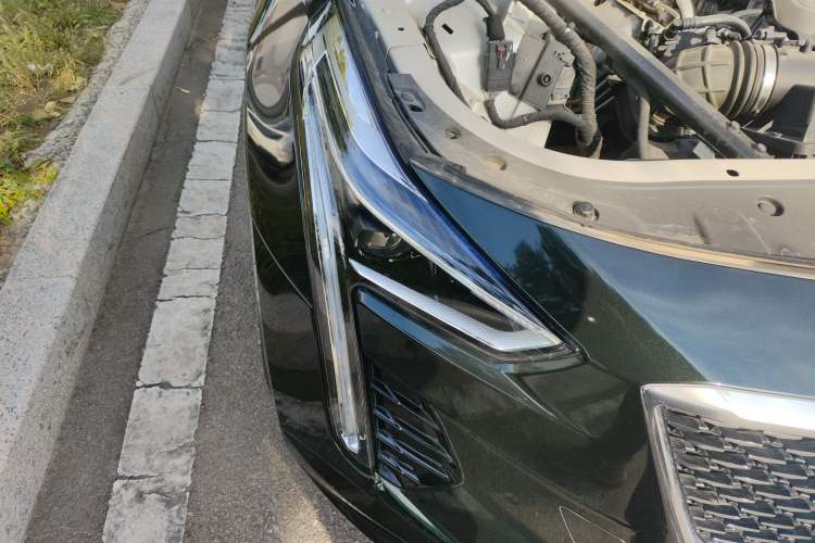 Used Cadillac CT6 2019 28T Fashion Edition Right Front Headlight
