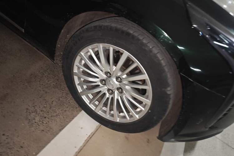 Used Cadillac CT6 2019 28T Luxury Model Right Front Wheel Hub