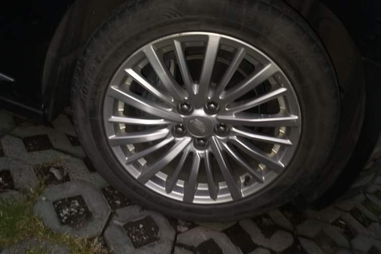 Used Cadillac CT6 2019 28T Elite Edition Right Front Wheel Hub