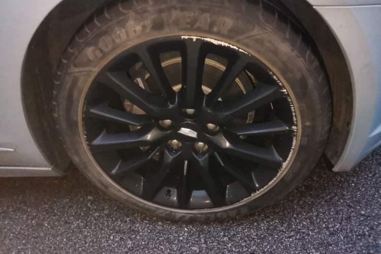 Used Cadillac CT6 2019 28T Leading Sport Model Right Front Wheel Hub