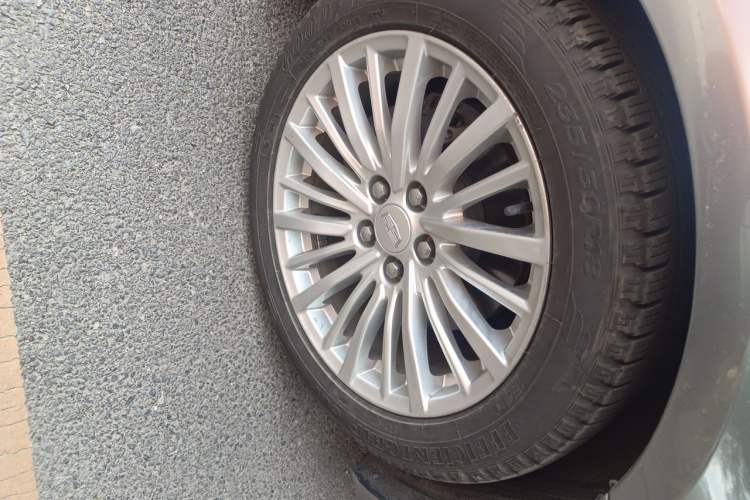 Used Cadillac CT6 2019 28T Luxury Model Right Front Wheel Hub