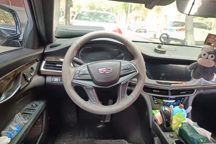 Used Cadillac CT6 2019 28T Luxury Model Steering Wheel